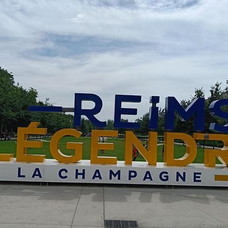 Couturier Lovely Appartement Proche Centre Ville Reims Exterior foto