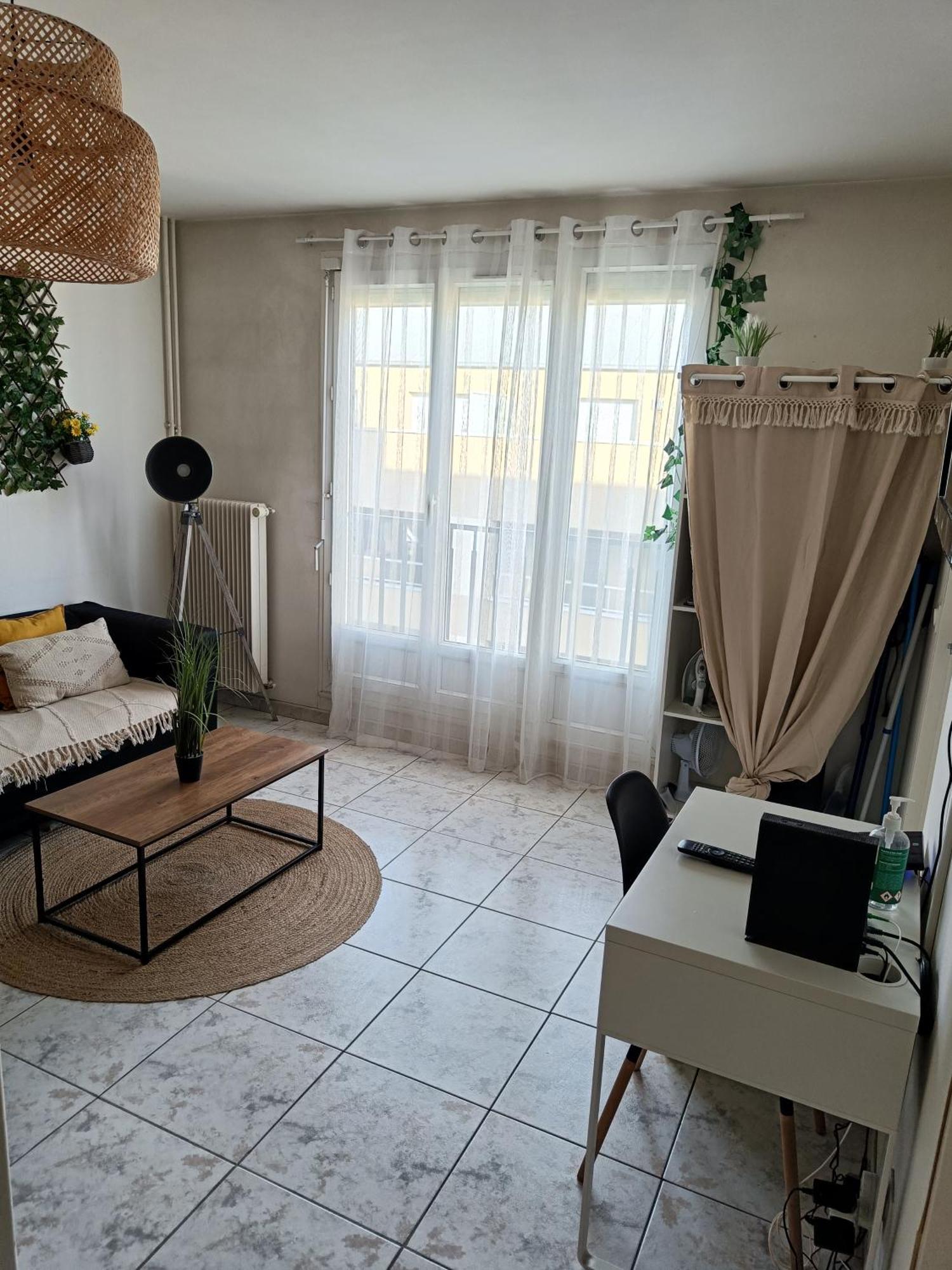 Couturier Lovely Appartement Proche Centre Ville Reims Exterior foto